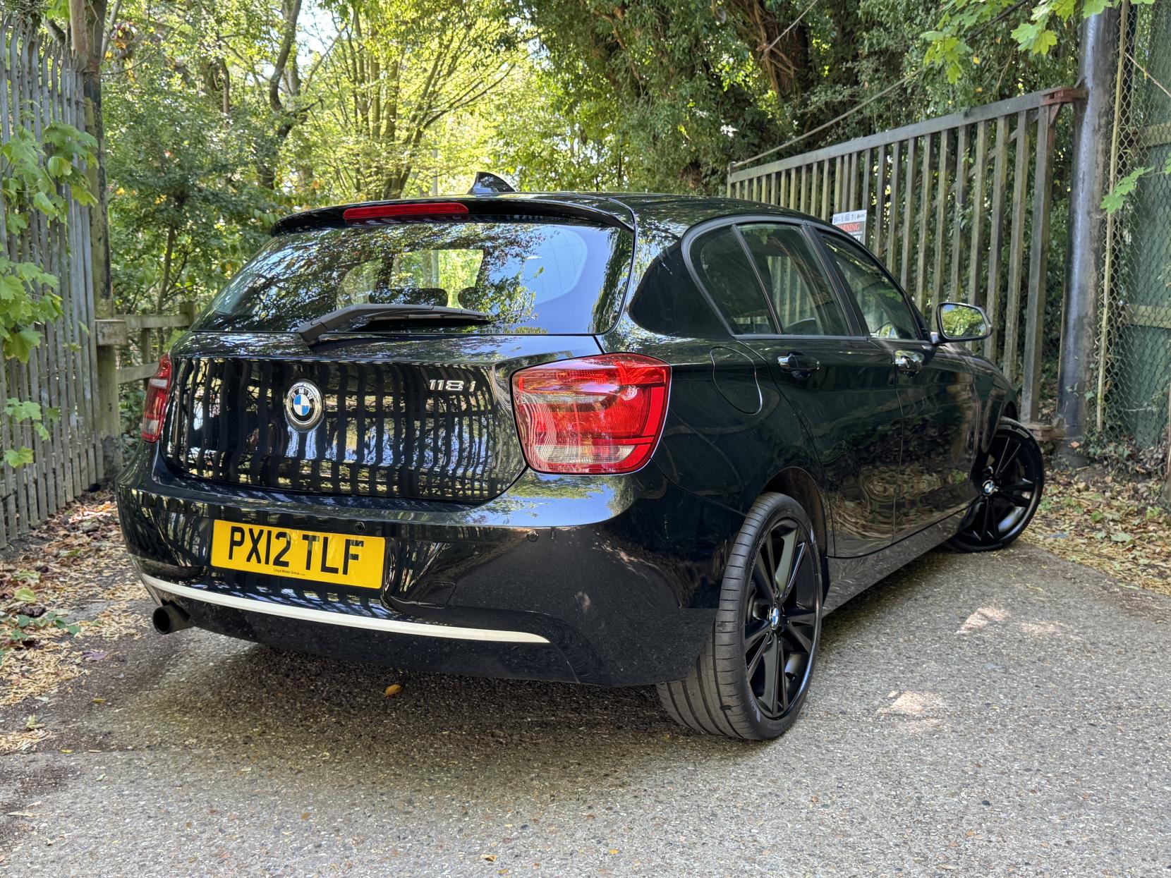 BMW 1 Series 1.6 118i Urban Hatchback 5dr Petrol Manual Euro 5 (s/s) (170 ps)