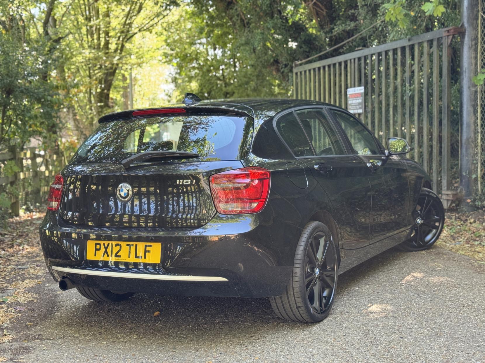 BMW 1 Series 1.6 118i Urban Hatchback 5dr Petrol Manual Euro 5 (s/s) (170 ps)