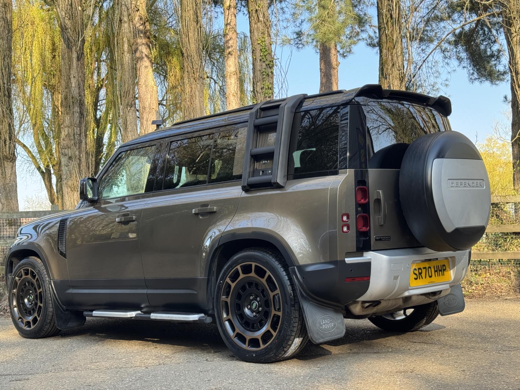 Land Rover Defender 110 2.0 SD4 First Edition SUV 5dr Diesel Auto 4WD Euro 6 (s/s) (240 ps)