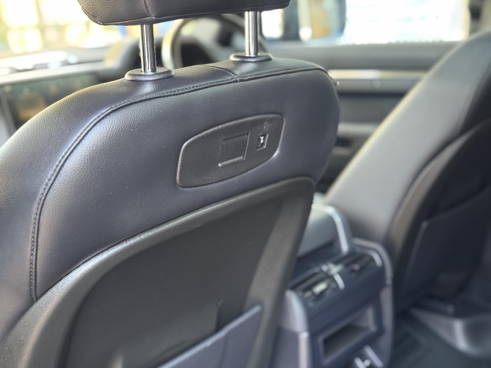 Land Rover Defender 110 2.0 SD4 First Edition SUV 5dr Diesel Auto 4WD Euro 6 (s/s) (240 ps)