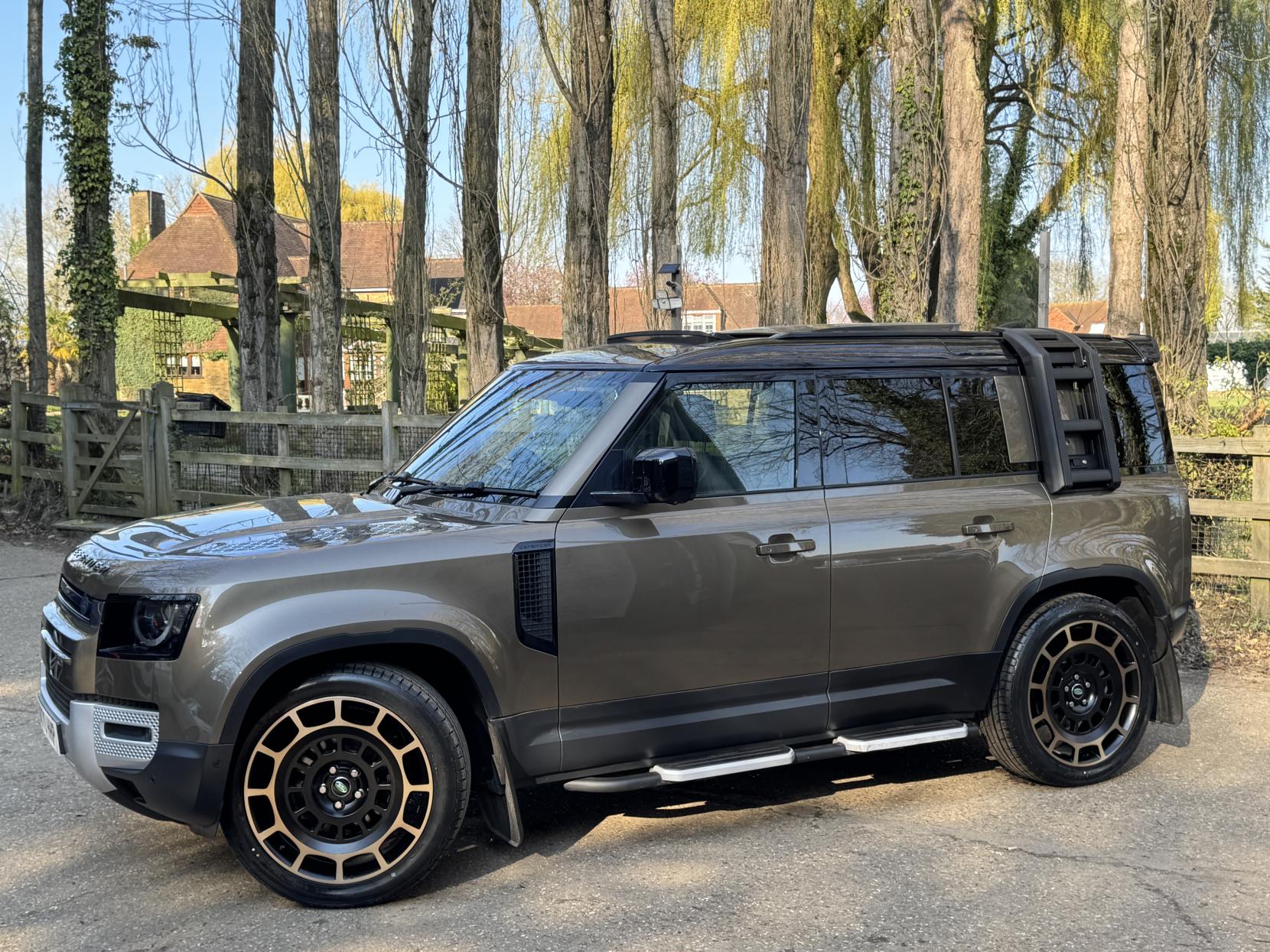 Land Rover Defender 110 2.0 SD4 First Edition SUV 5dr Diesel Auto 4WD Euro 6 (s/s) (240 ps)