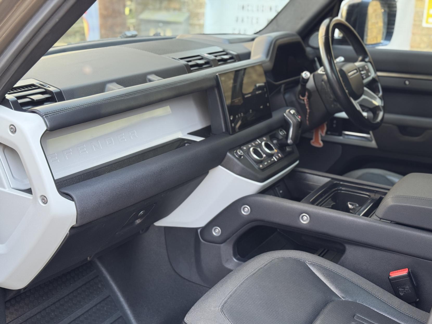 Land Rover Defender 110 2.0 SD4 First Edition SUV 5dr Diesel Auto 4WD Euro 6 (s/s) (240 ps)