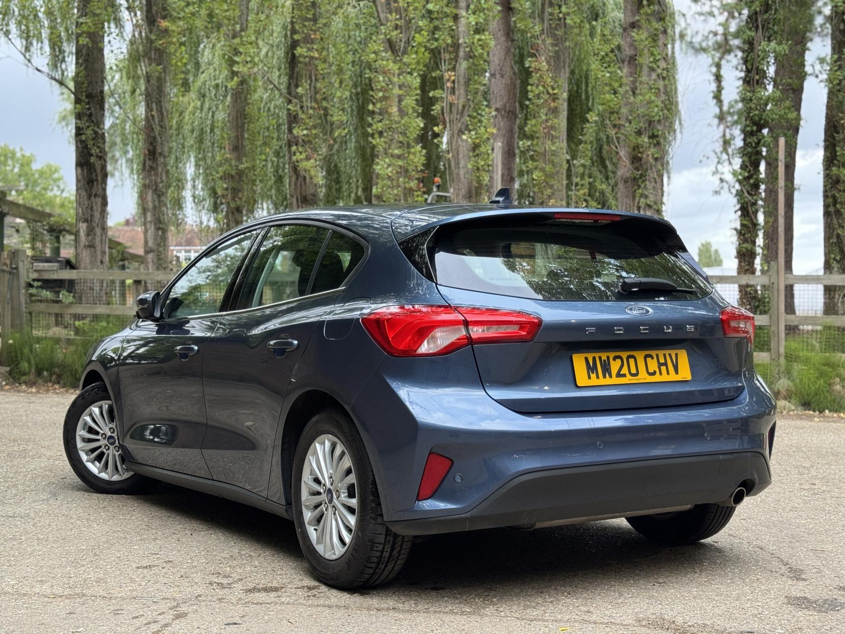 Ford Focus 1.0T EcoBoost Titanium Hatchback 5dr Petrol Auto Euro 6 (s/s) (125 ps)