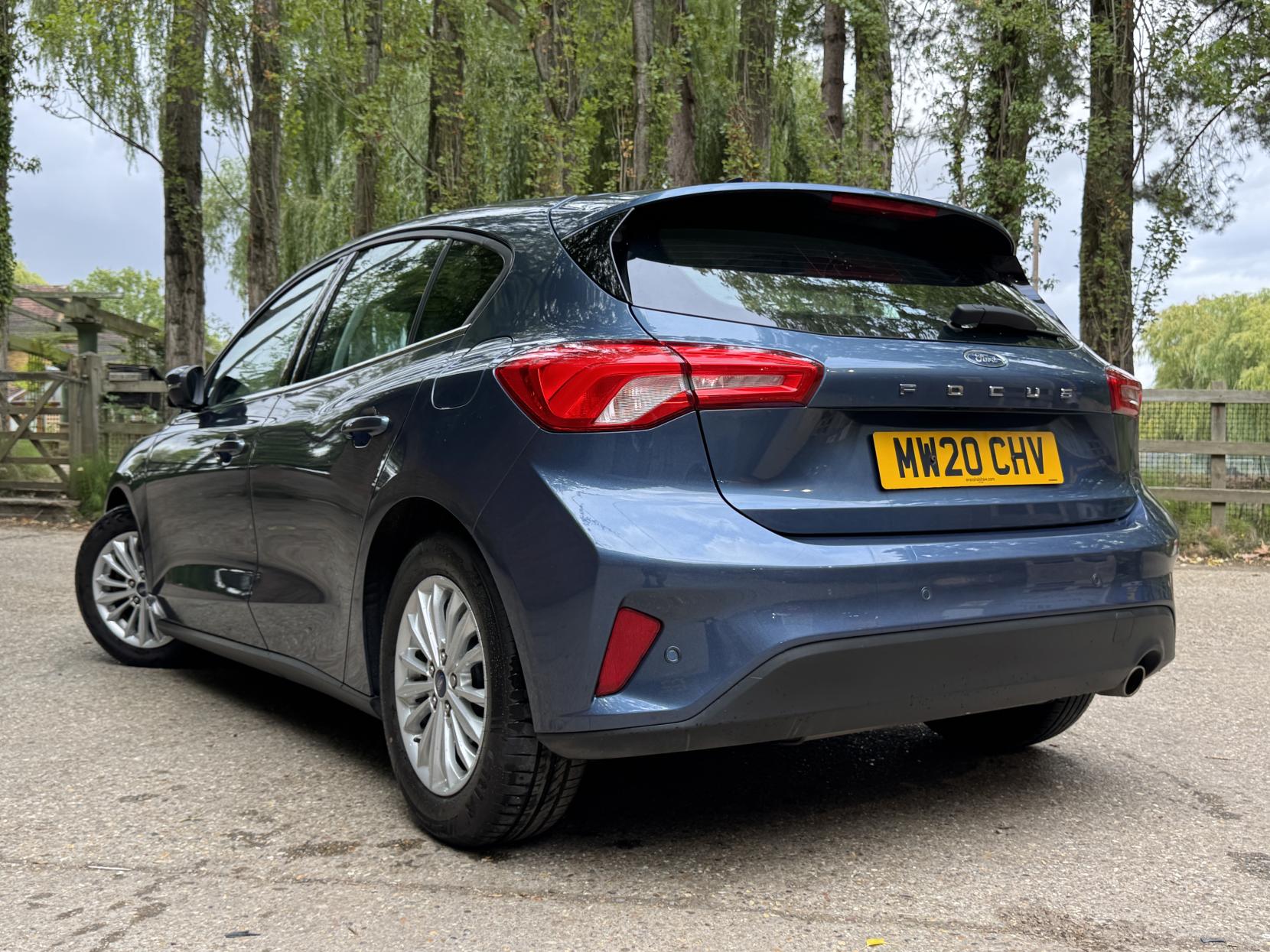 Ford Focus 1.0T EcoBoost Titanium Hatchback 5dr Petrol Auto Euro 6 (s/s) (125 ps)