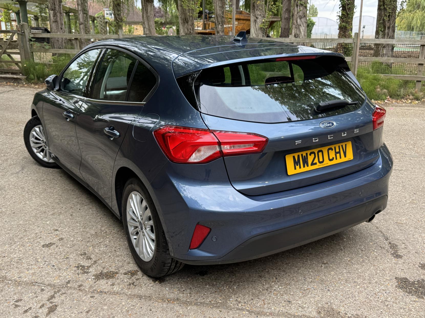 Ford Focus 1.0T EcoBoost Titanium Hatchback 5dr Petrol Auto Euro 6 (s/s) (125 ps)