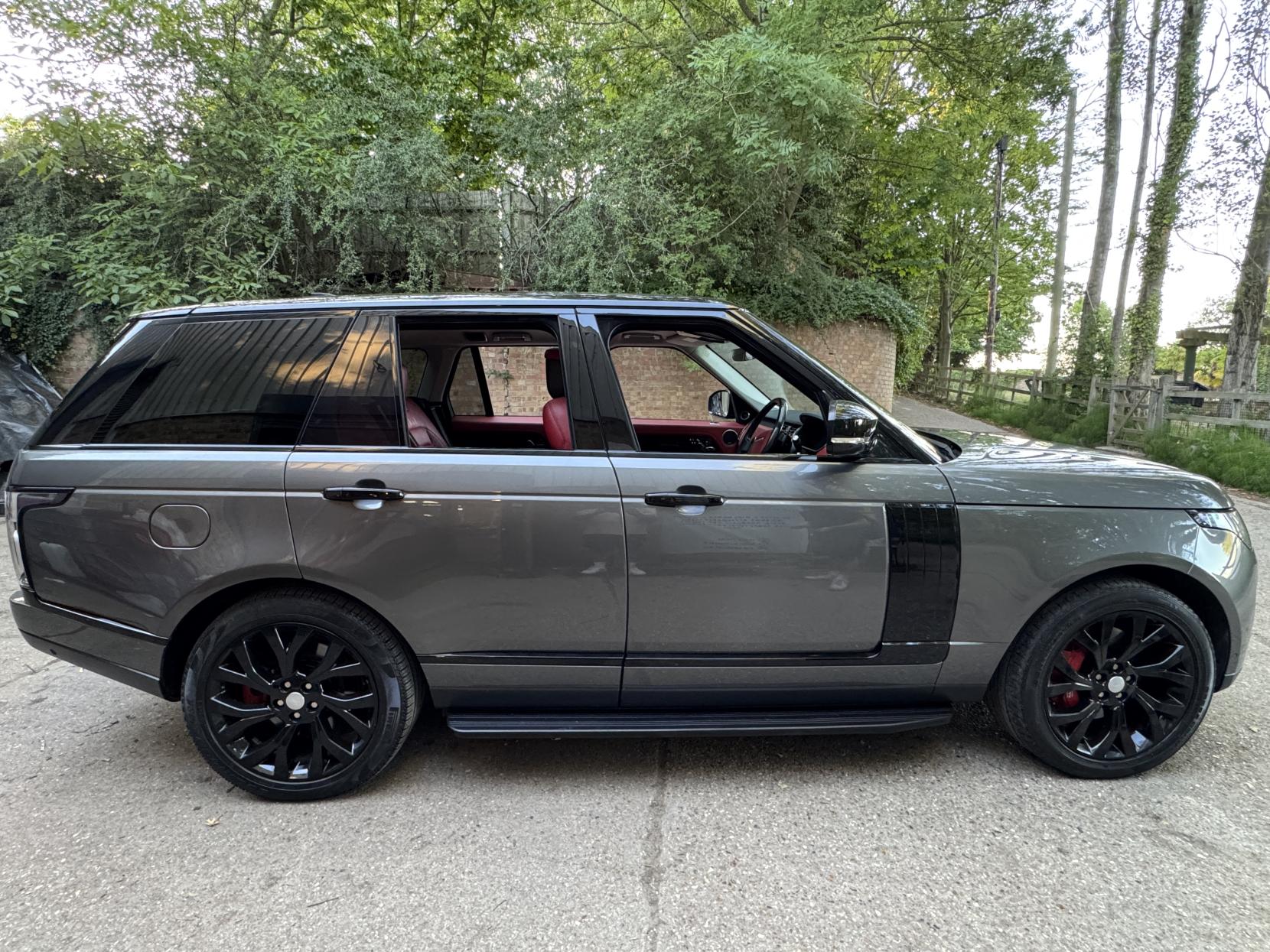 Land Rover Range Rover 4.4 SD V8 Vogue SE SUV 5dr Diesel Auto 4WD Euro 6 (s/s) (339 ps)