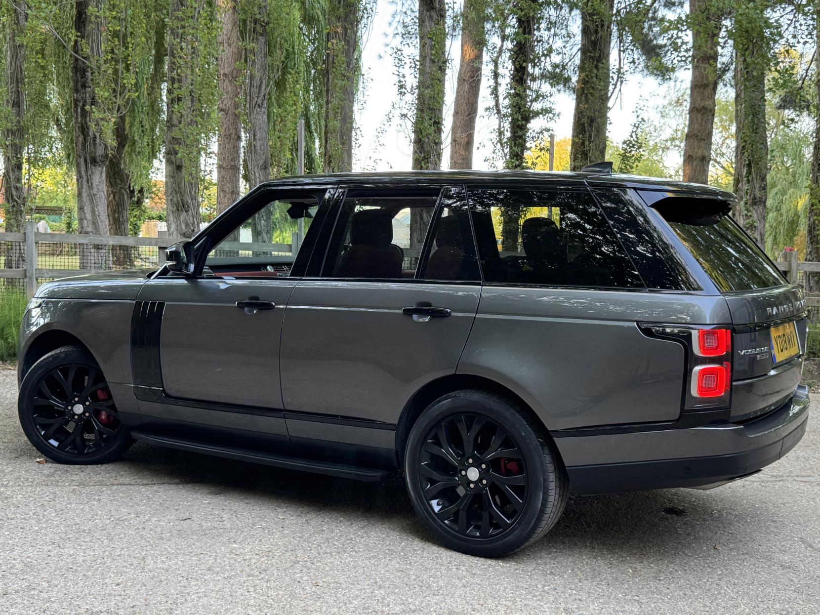 Land Rover Range Rover 4.4 SD V8 Vogue SE SUV 5dr Diesel Auto 4WD Euro 6 (s/s) (339 ps)