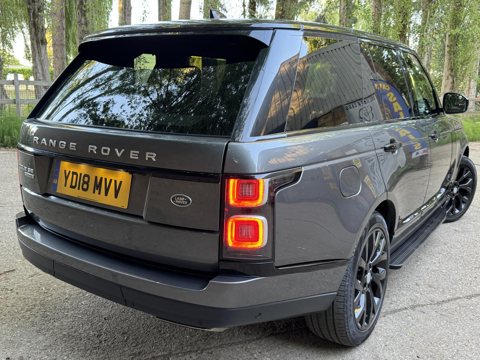 Land Rover Range Rover 4.4 SD V8 Vogue SE SUV 5dr Diesel Auto 4WD Euro 6 (s/s) (339 ps)
