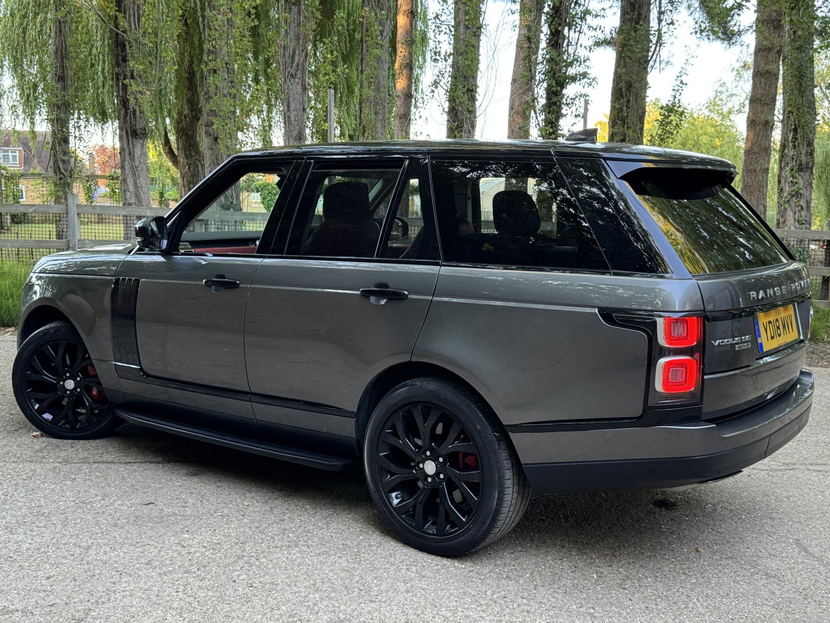 Land Rover Range Rover 4.4 SD V8 Vogue SE SUV 5dr Diesel Auto 4WD Euro 6 (s/s) (339 ps)