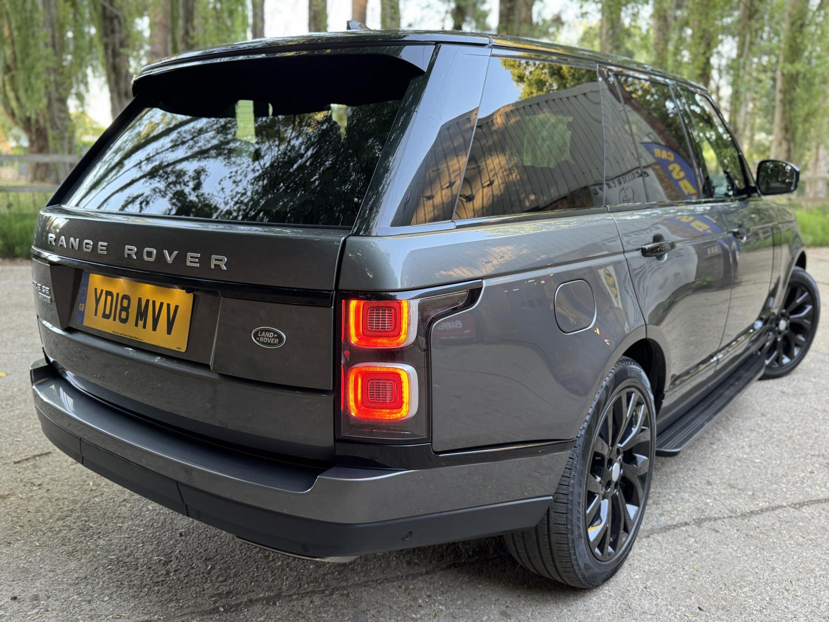 Land Rover Range Rover 4.4 SD V8 Vogue SE SUV 5dr Diesel Auto 4WD Euro 6 (s/s) (339 ps)