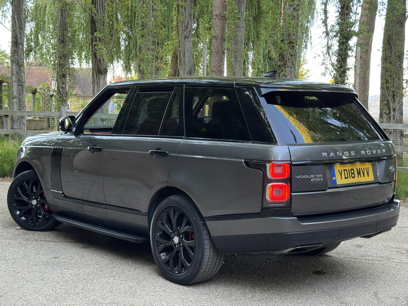 Land Rover Range Rover 4.4 SD V8 Vogue SE SUV 5dr Diesel Auto 4WD Euro 6 (s/s) (339 ps)
