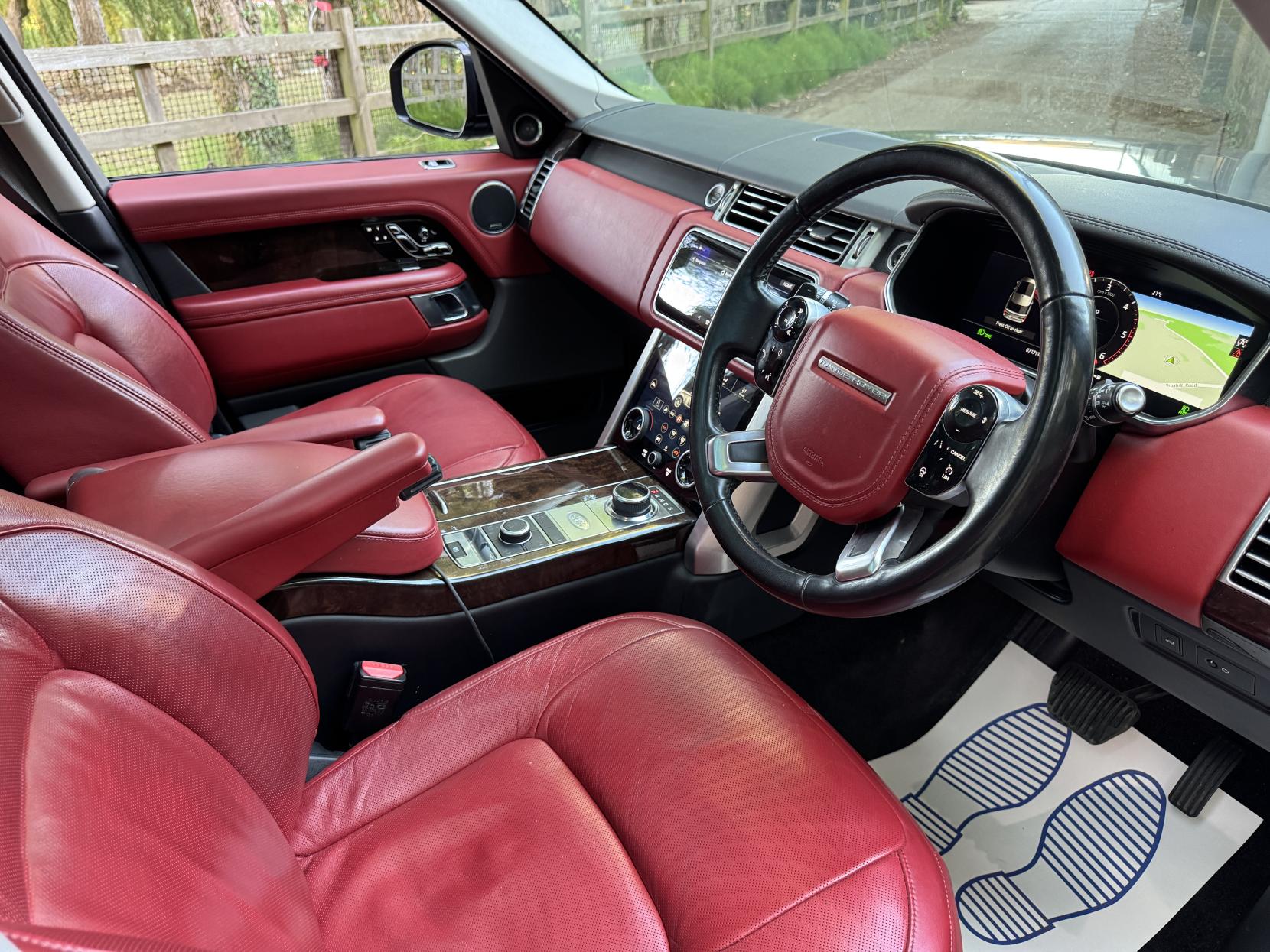 Land Rover Range Rover 4.4 SD V8 Vogue SE SUV 5dr Diesel Auto 4WD Euro 6 (s/s) (339 ps)