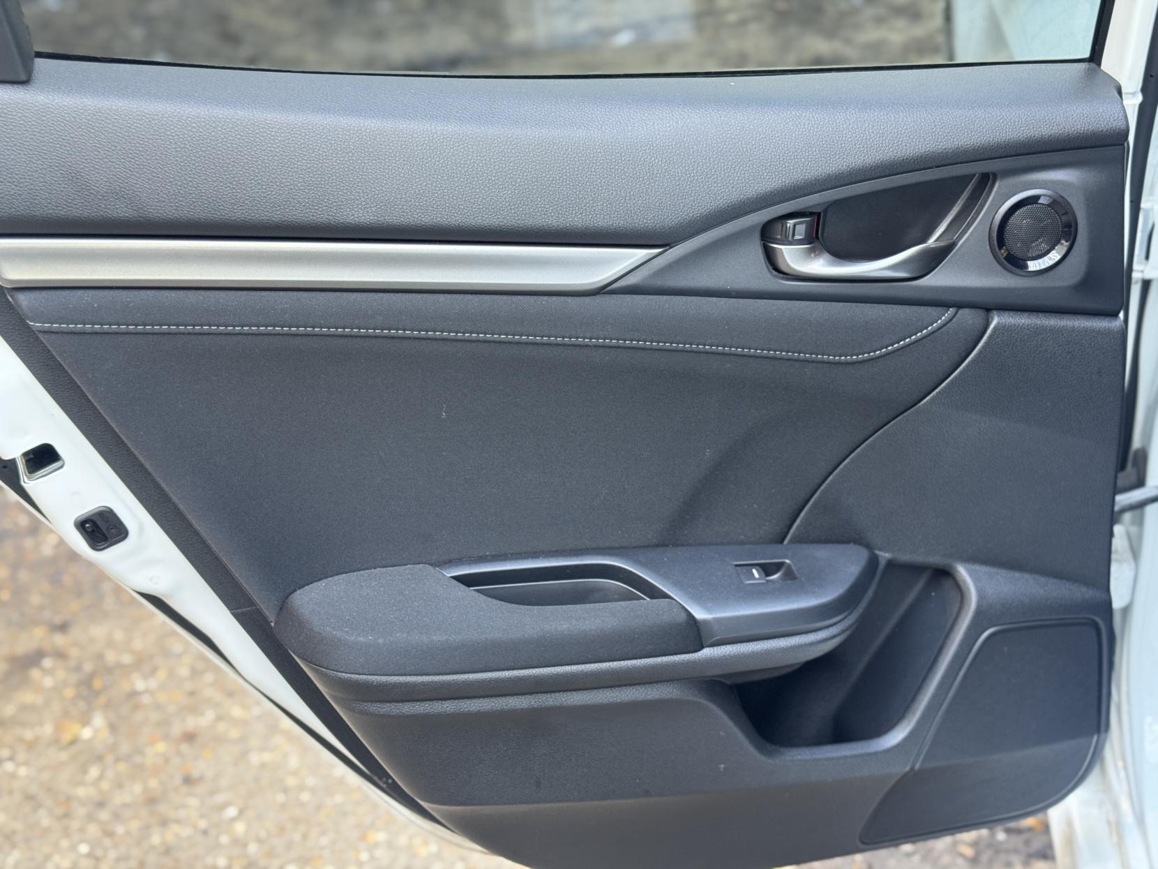 Honda Civic 1.0 VTEC Turbo SR Hatchback 5dr Petrol CVT Euro 6 (s/s) (126 ps)