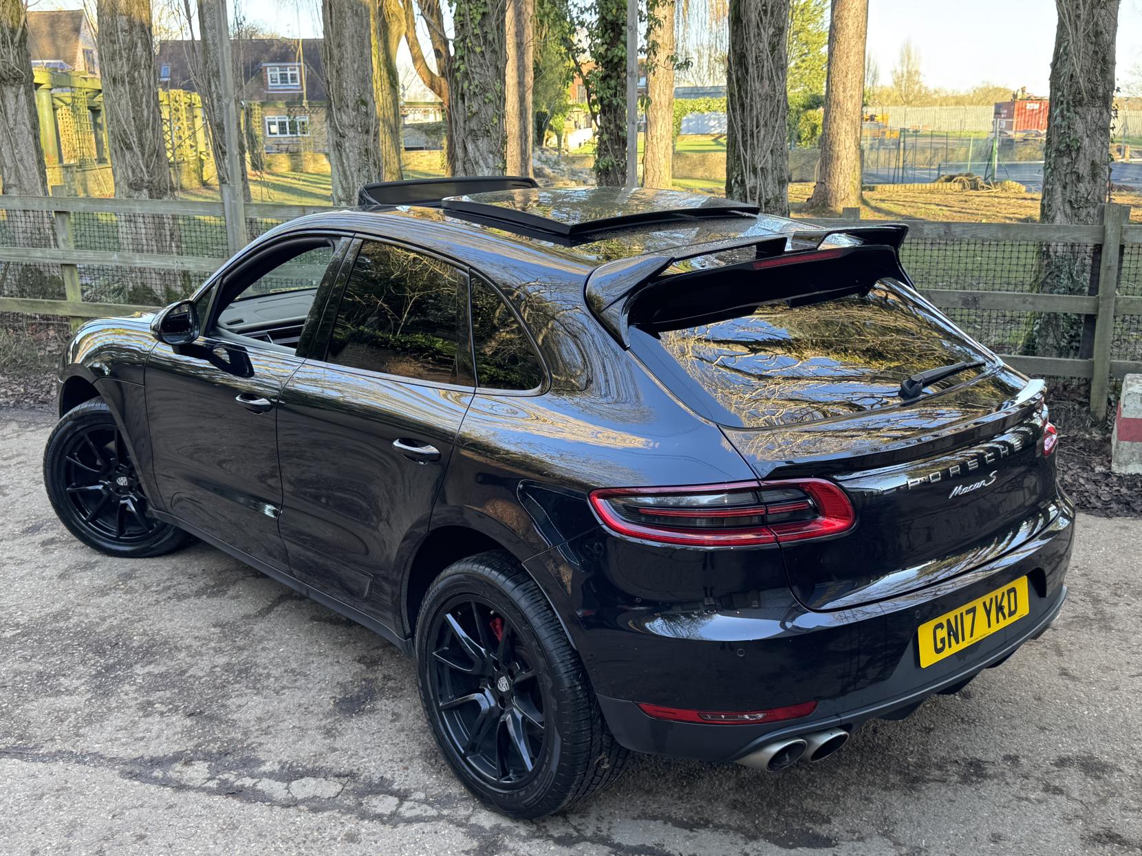 Porsche Macan 3.0 TD V6 S SUV 5dr Diesel PDK 4WD Euro 6 (s/s) (258 ps)