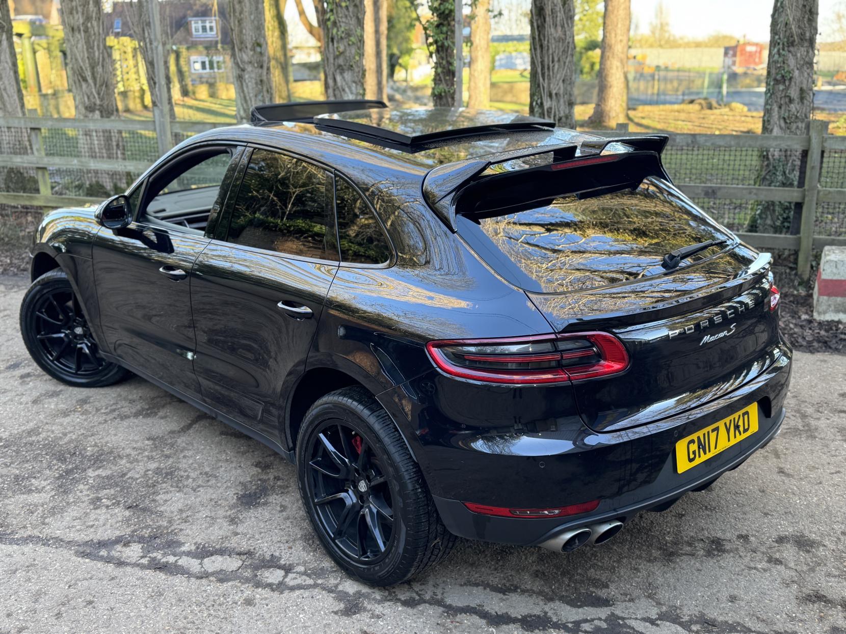 Porsche Macan 3.0 TD V6 S SUV 5dr Diesel PDK 4WD Euro 6 (s/s) (258 ps)