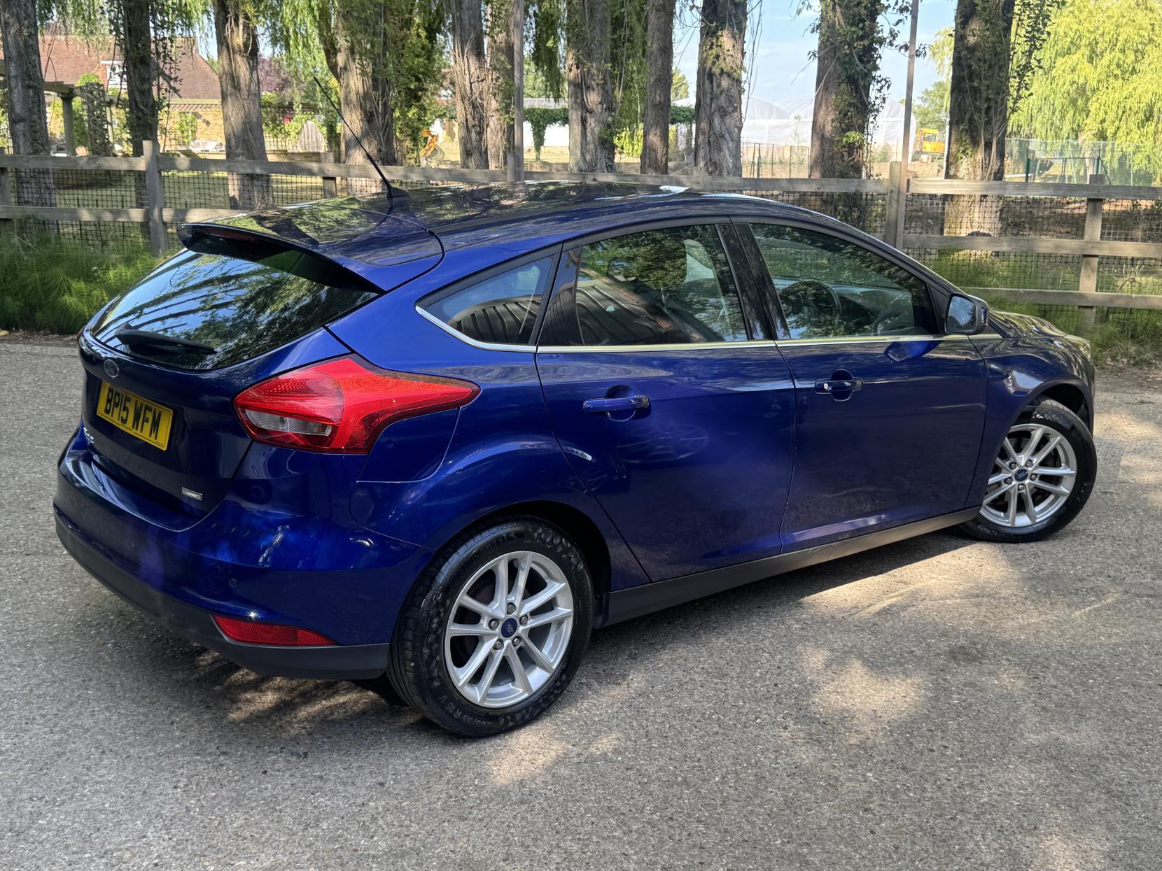 Ford Focus 1.0T EcoBoost Zetec Hatchback 5dr Petrol Manual Euro 6 (s/s) (125 ps)