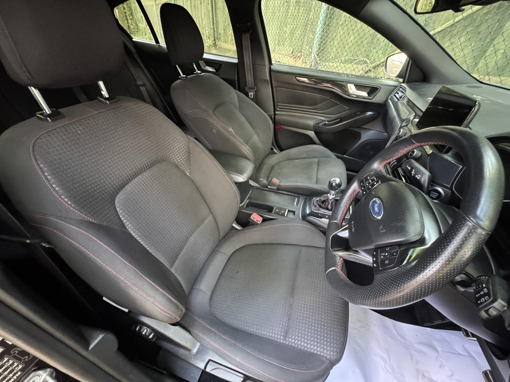 Ford Focus 1.0T EcoBoost ST-Line Hatchback 5dr Petrol Manual Euro 6 (s/s) (125 ps)