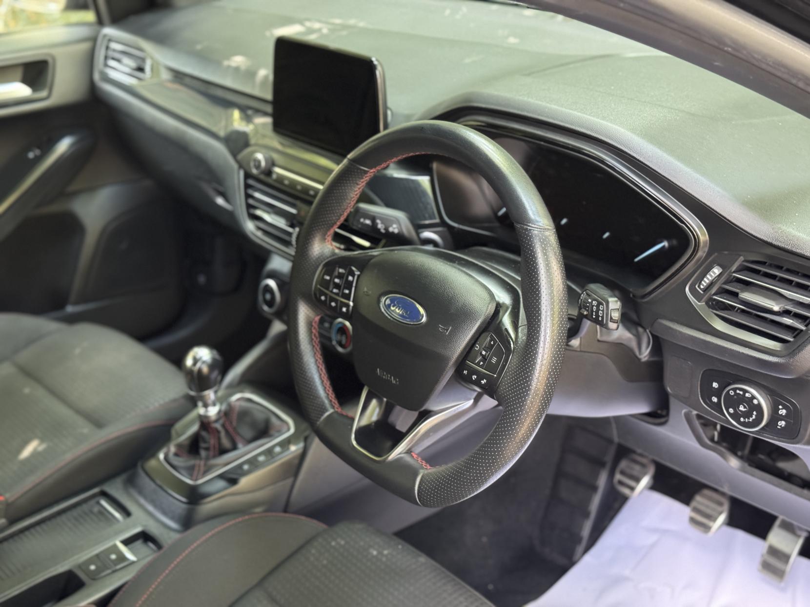 Ford Focus 1.0T EcoBoost ST-Line Hatchback 5dr Petrol Manual Euro 6 (s/s) (125 ps)