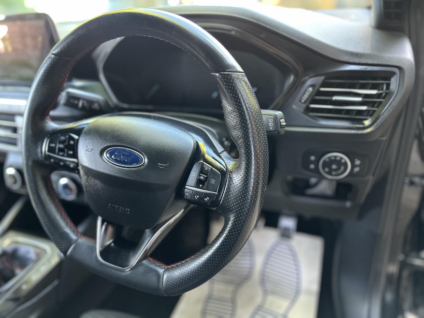 Ford Focus 1.0T EcoBoost ST-Line Hatchback 5dr Petrol Manual Euro 6 (s/s) (125 ps)