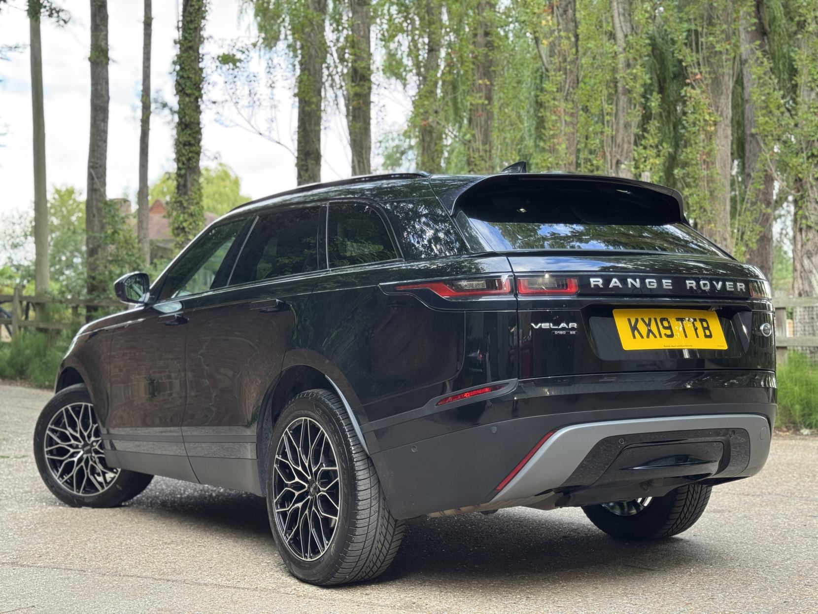 Land Rover Range Rover Velar 2.0 D180 SE SUV 5dr Diesel Auto 4WD Euro 6 (s/s) (180 ps)