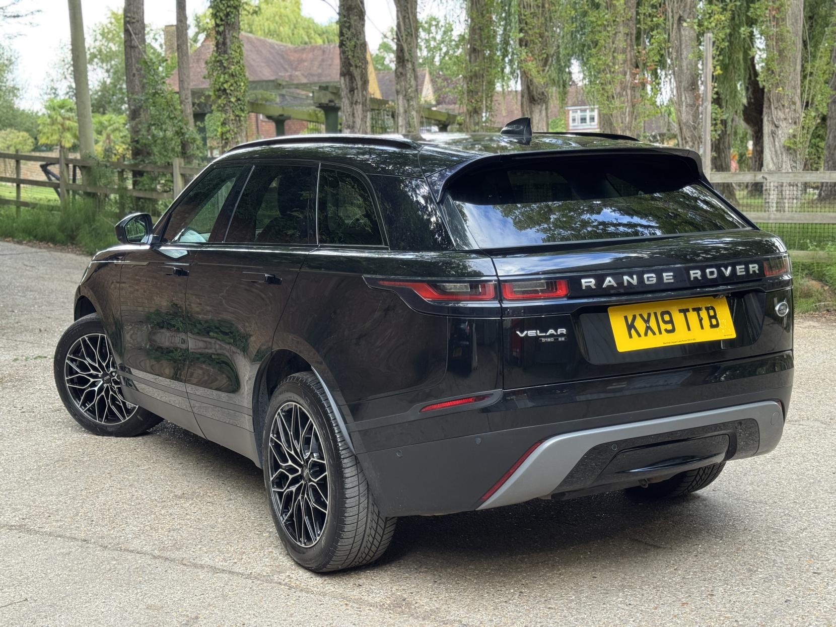 Land Rover Range Rover Velar 2.0 D180 SE SUV 5dr Diesel Auto 4WD Euro 6 (s/s) (180 ps)
