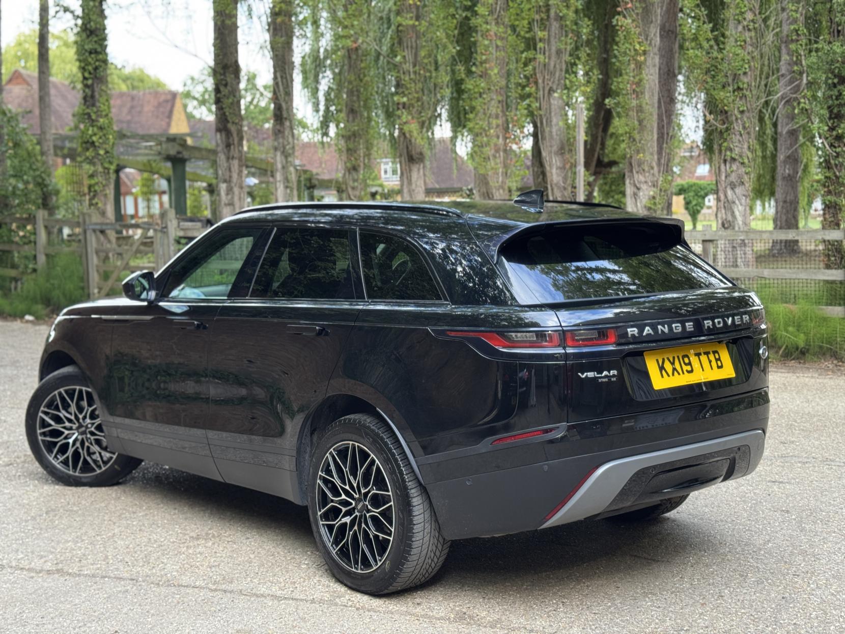 Land Rover Range Rover Velar 2.0 D180 SE SUV 5dr Diesel Auto 4WD Euro 6 (s/s) (180 ps)