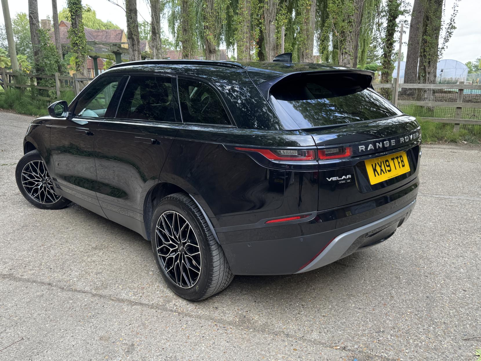 Land Rover Range Rover Velar 2.0 D180 SE SUV 5dr Diesel Auto 4WD Euro 6 (s/s) (180 ps)