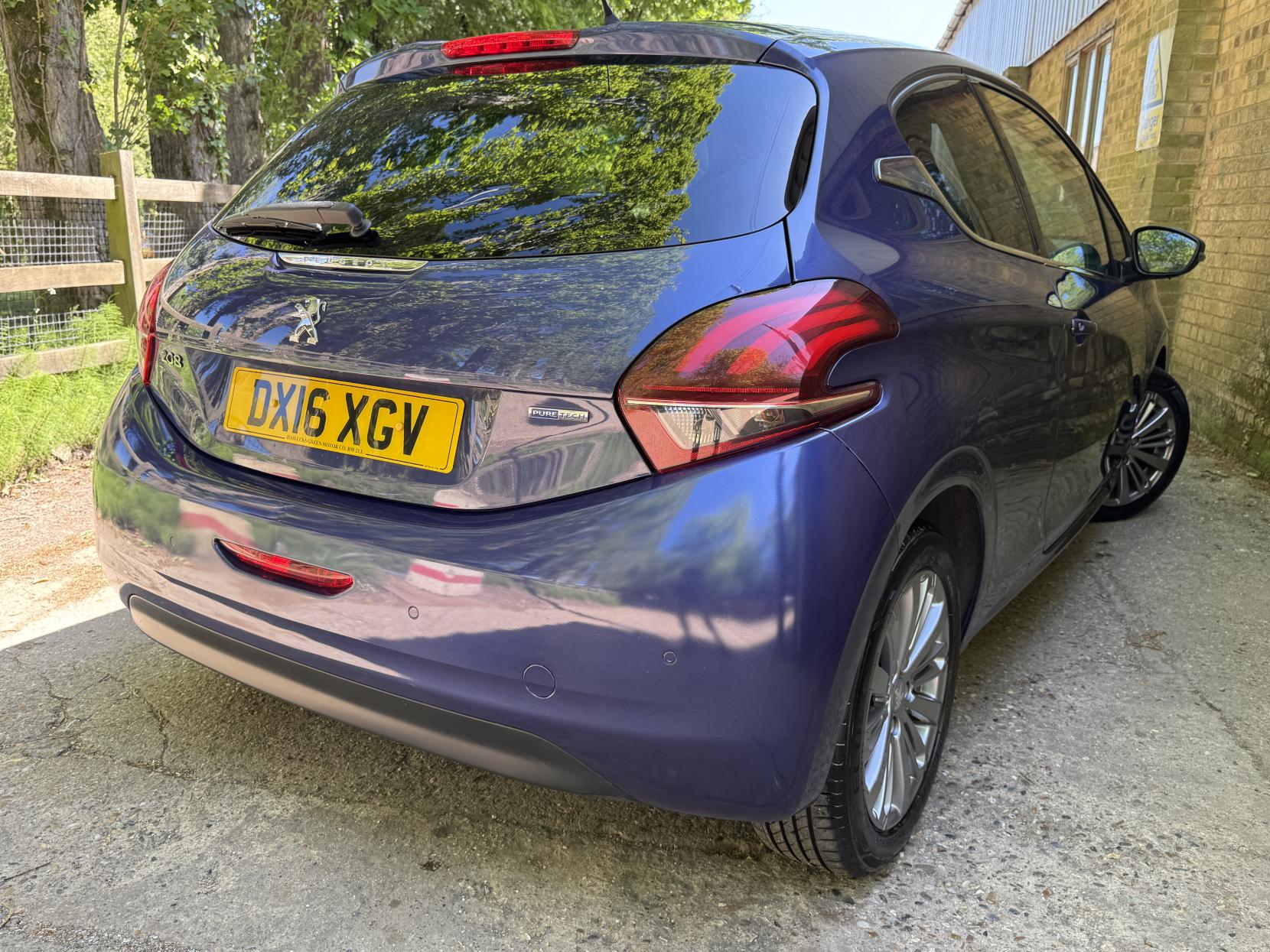 Peugeot 208 1.2 PureTech Allure Hatchback 3dr Petrol Manual Euro 6 (82 ps)