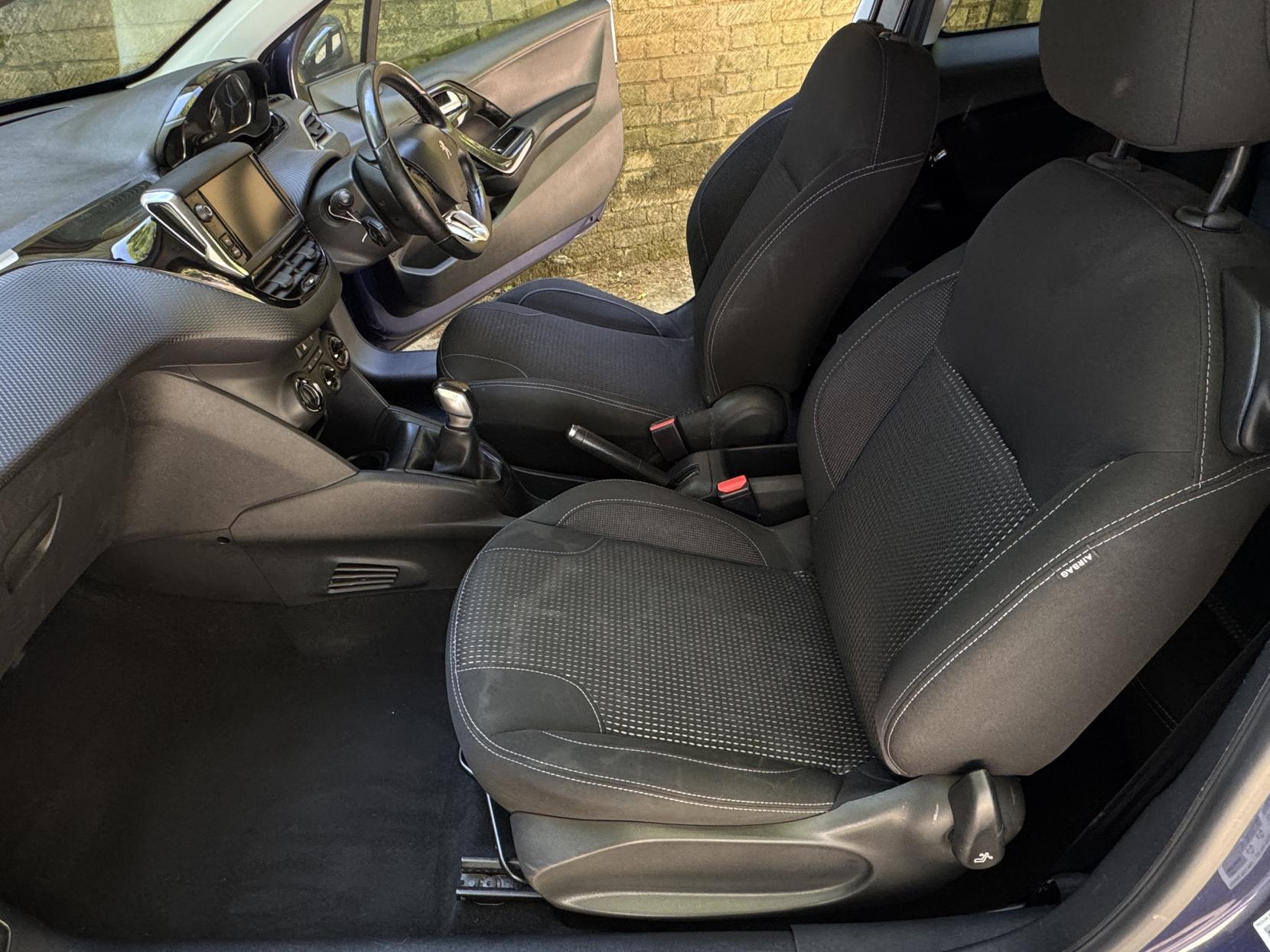 Peugeot 208 1.2 PureTech Allure Hatchback 3dr Petrol Manual Euro 6 (82 ps)