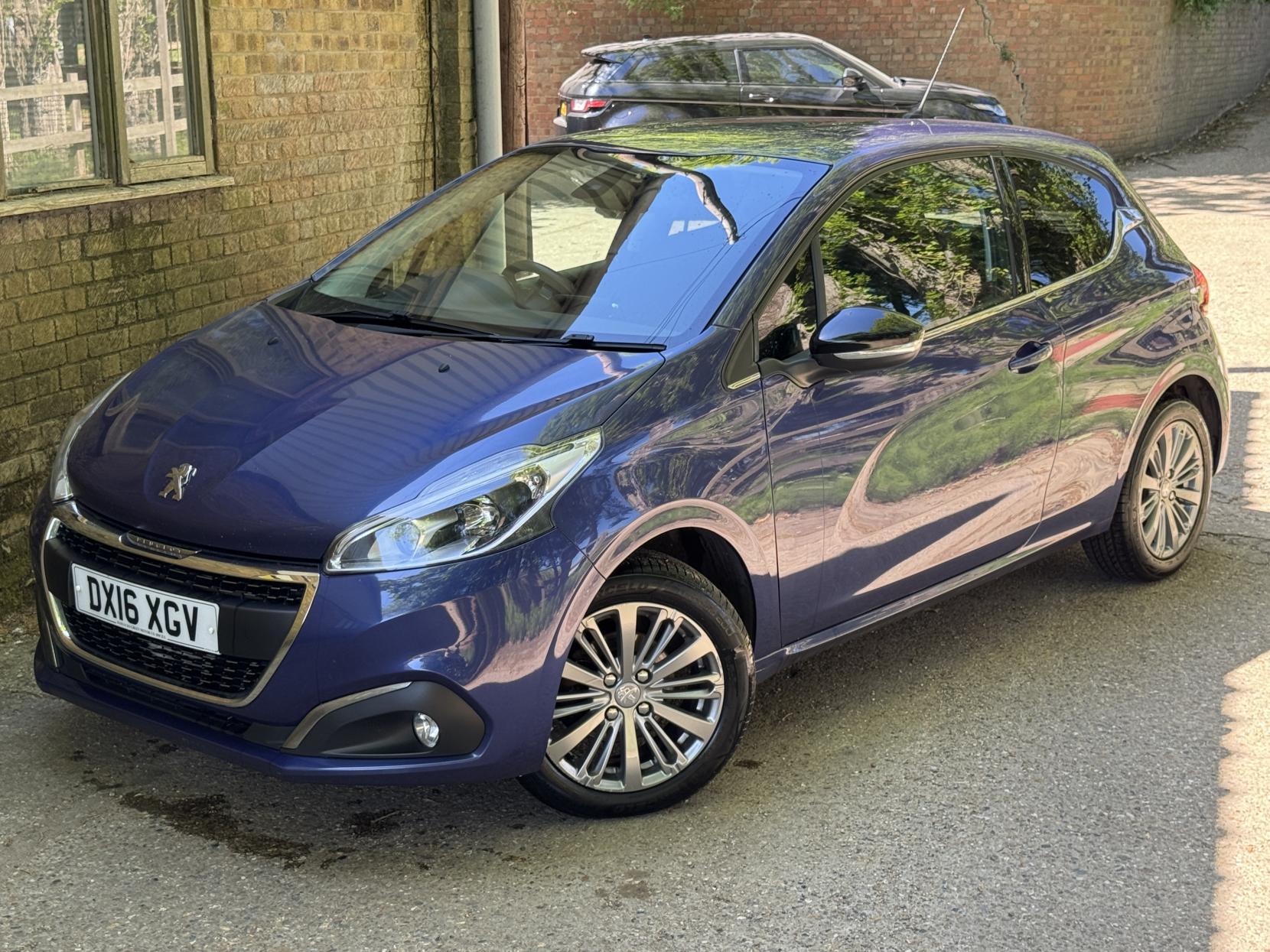 Peugeot 208 1.2 PureTech Allure Hatchback 3dr Petrol Manual Euro 6 (82 ps)