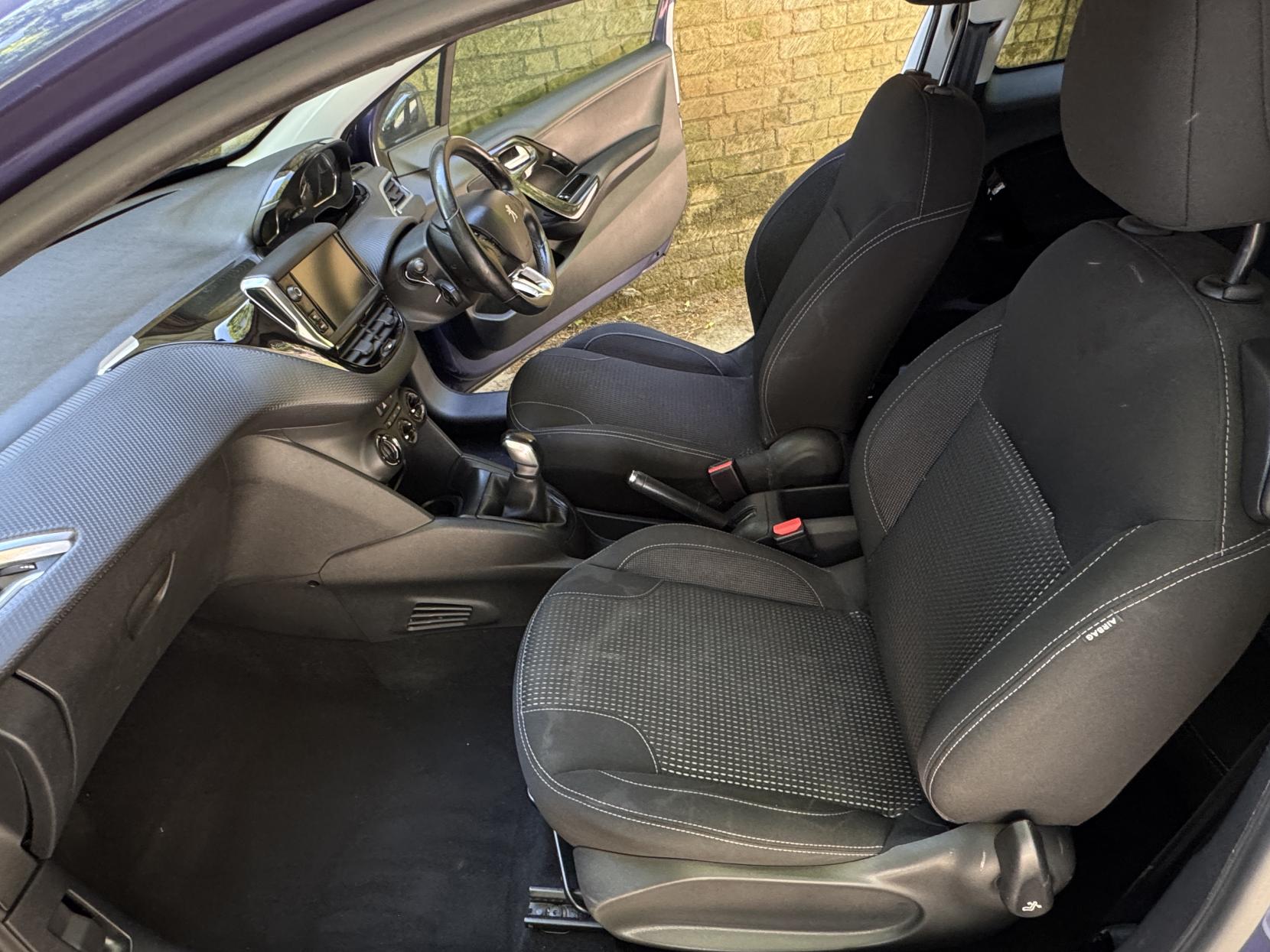 Peugeot 208 1.2 PureTech Allure Hatchback 3dr Petrol Manual Euro 6 (82 ps)