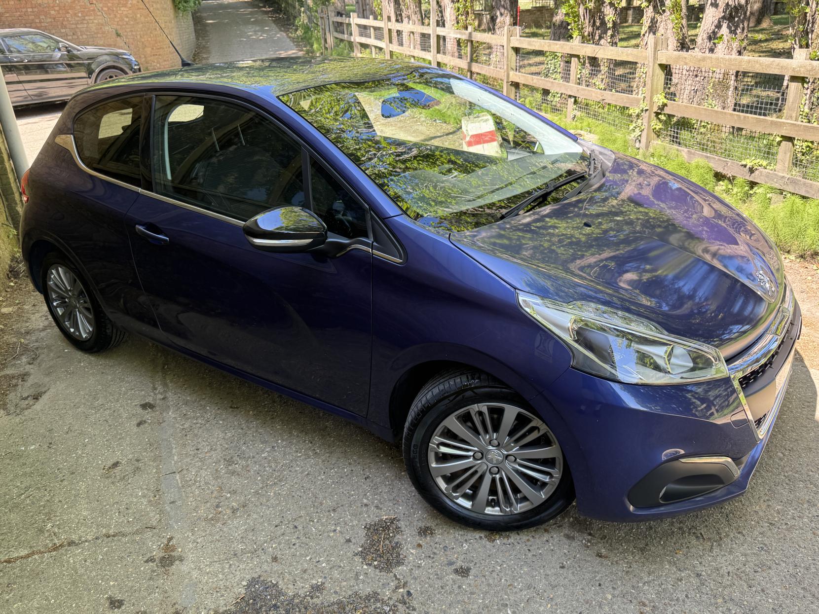 Peugeot 208 1.2 PureTech Allure Hatchback 3dr Petrol Manual Euro 6 (82 ps)