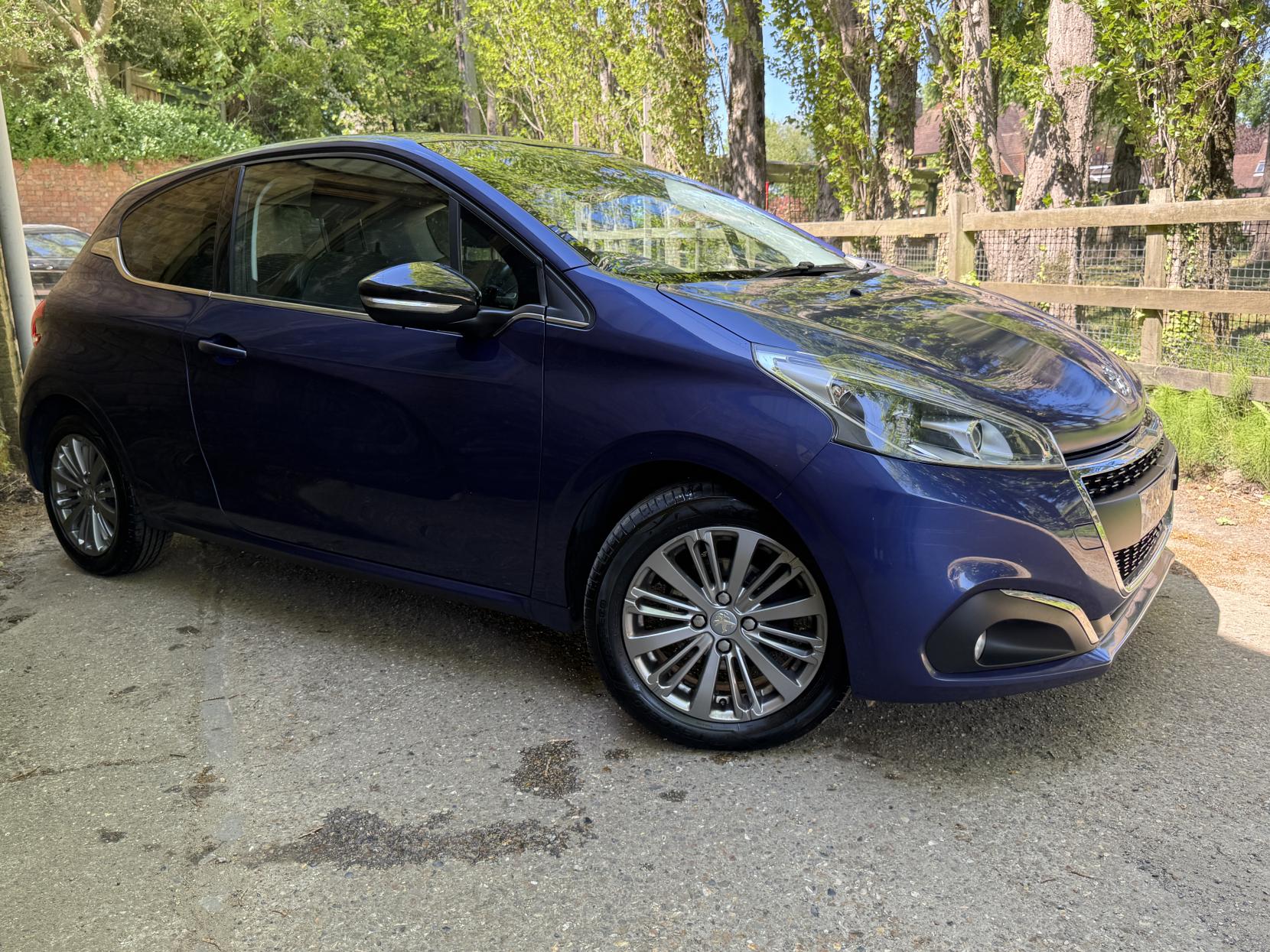 Peugeot 208 1.2 PureTech Allure Hatchback 3dr Petrol Manual Euro 6 (82 ps)