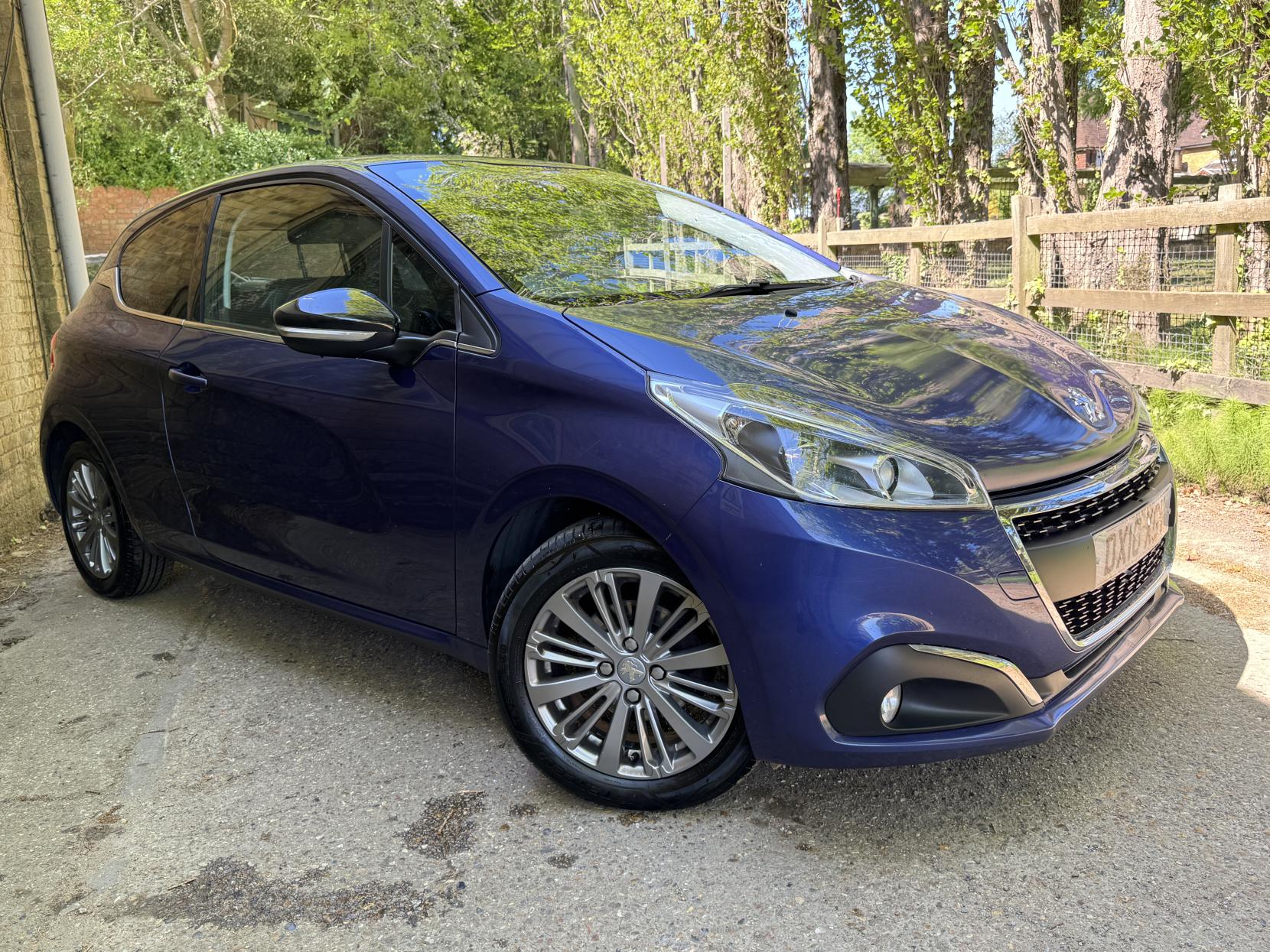 Peugeot 208 1.2 PureTech Allure Hatchback 3dr Petrol Manual Euro 6 (82 ps)