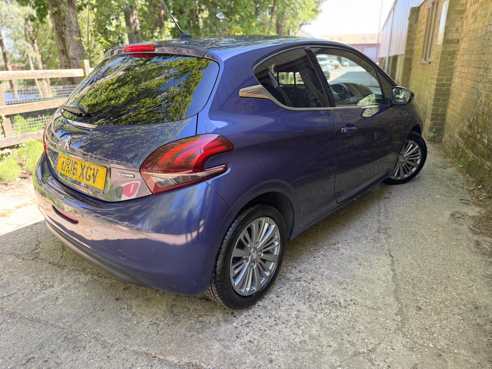 Peugeot 208 1.2 PureTech Allure Hatchback 3dr Petrol Manual Euro 6 (82 ps)