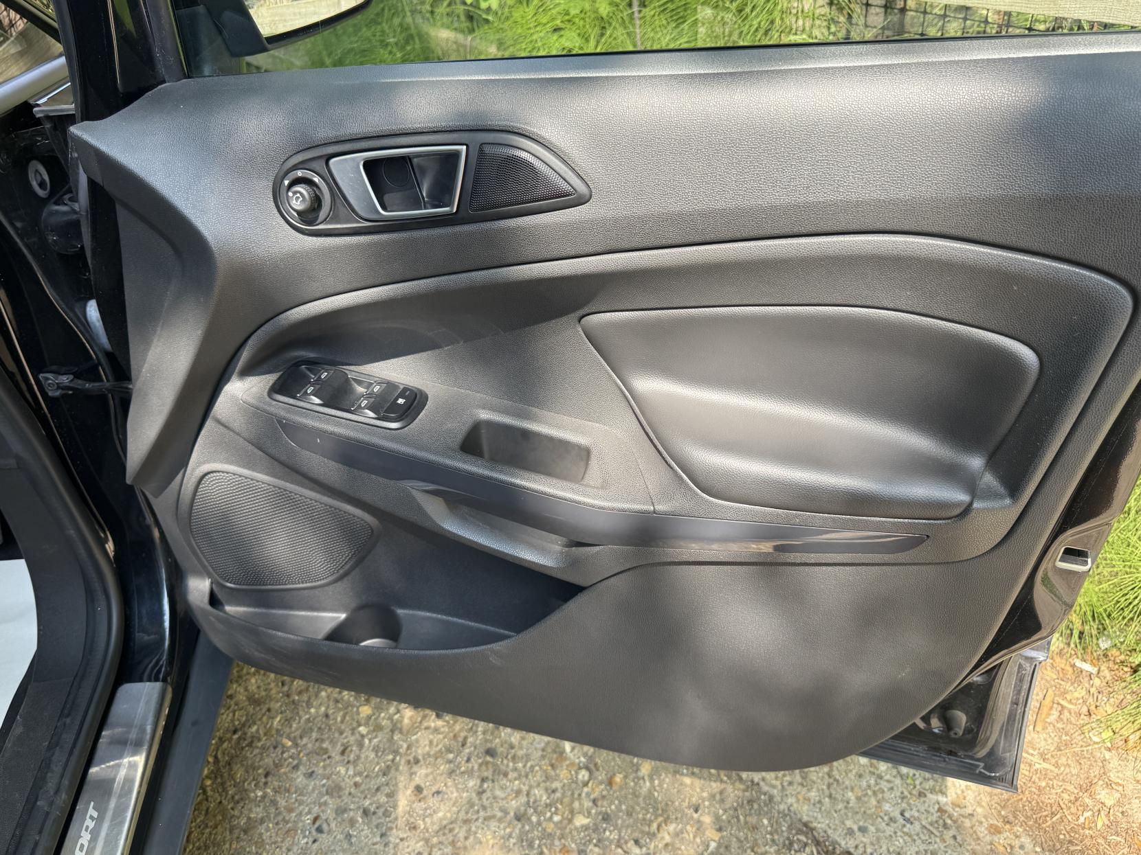 Ford EcoSport 1.0T EcoBoost Titanium SUV 5dr Petrol Manual 2WD Euro 5 (s/s) (125 ps)