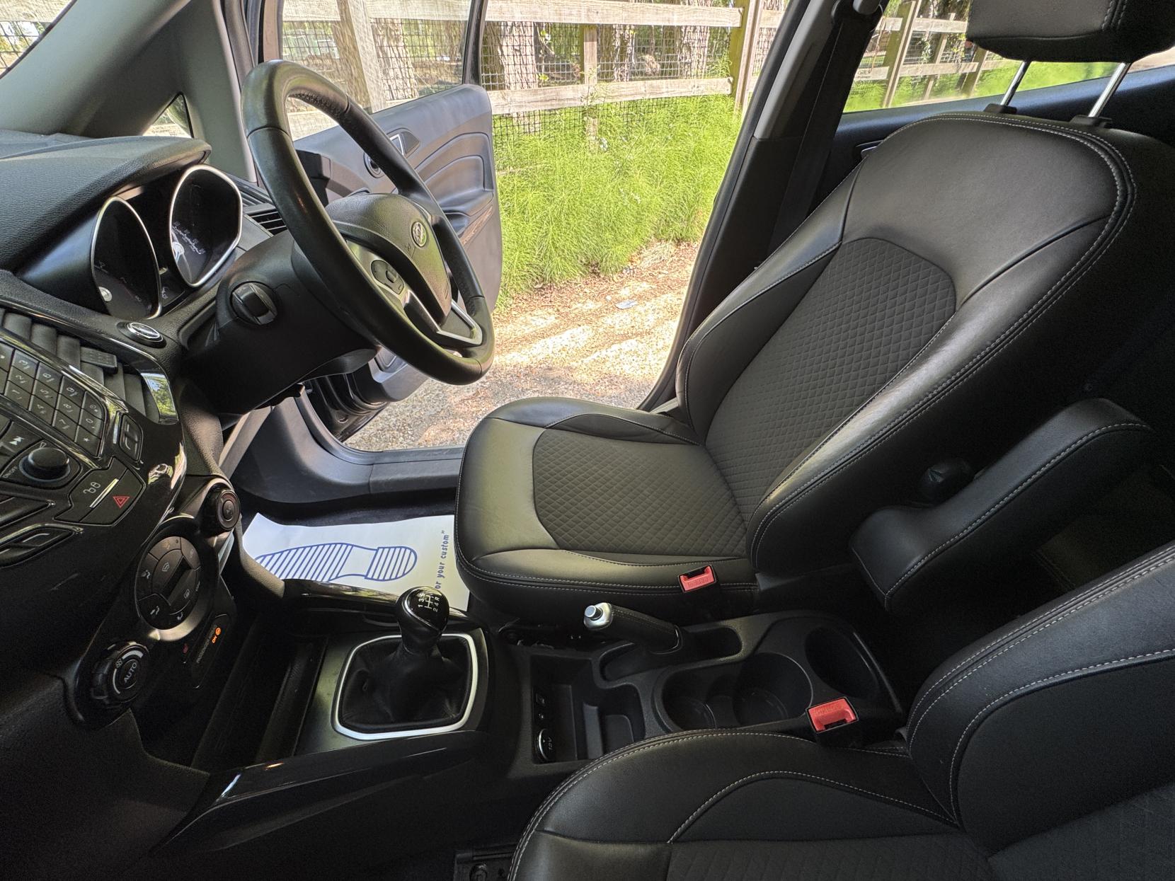 Ford EcoSport 1.0T EcoBoost Titanium SUV 5dr Petrol Manual 2WD Euro 5 (s/s) (125 ps)