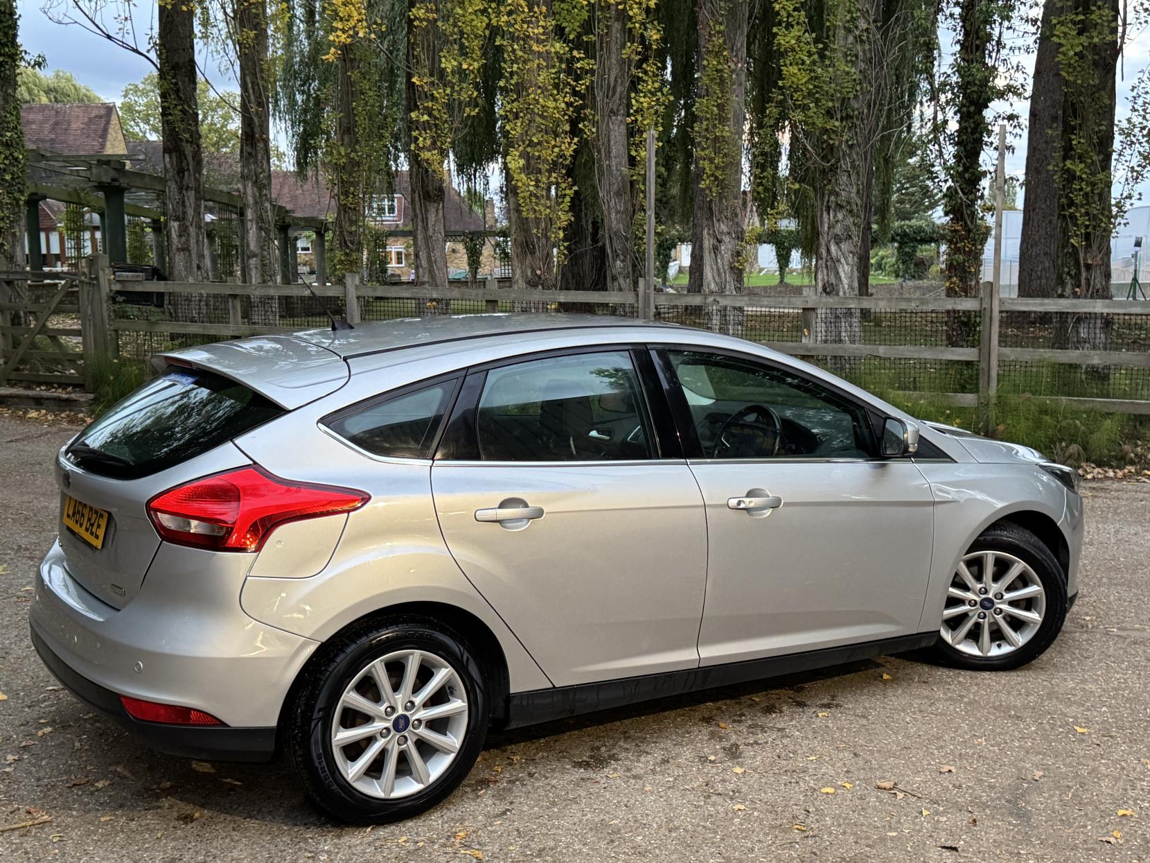 Ford Focus 1.0T EcoBoost Titanium Hatchback 5dr Petrol Manual Euro 6 (s/s) (125 ps)