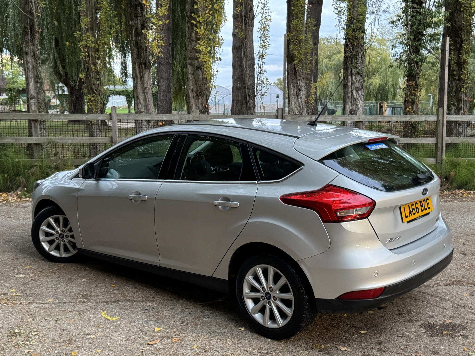 Ford Focus 1.0T EcoBoost Titanium Hatchback 5dr Petrol Manual Euro 6 (s/s) (125 ps)