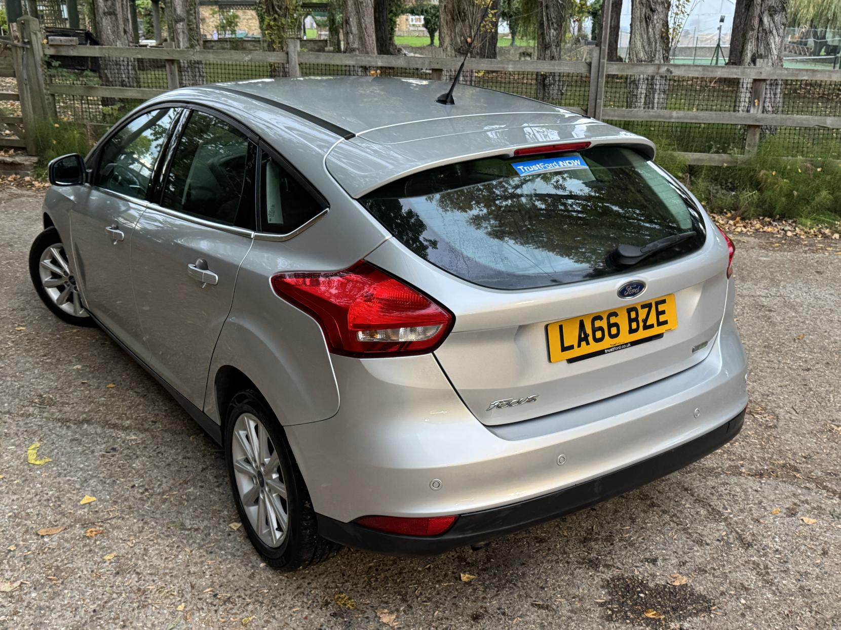 Ford Focus 1.0T EcoBoost Titanium Hatchback 5dr Petrol Manual Euro 6 (s/s) (125 ps)