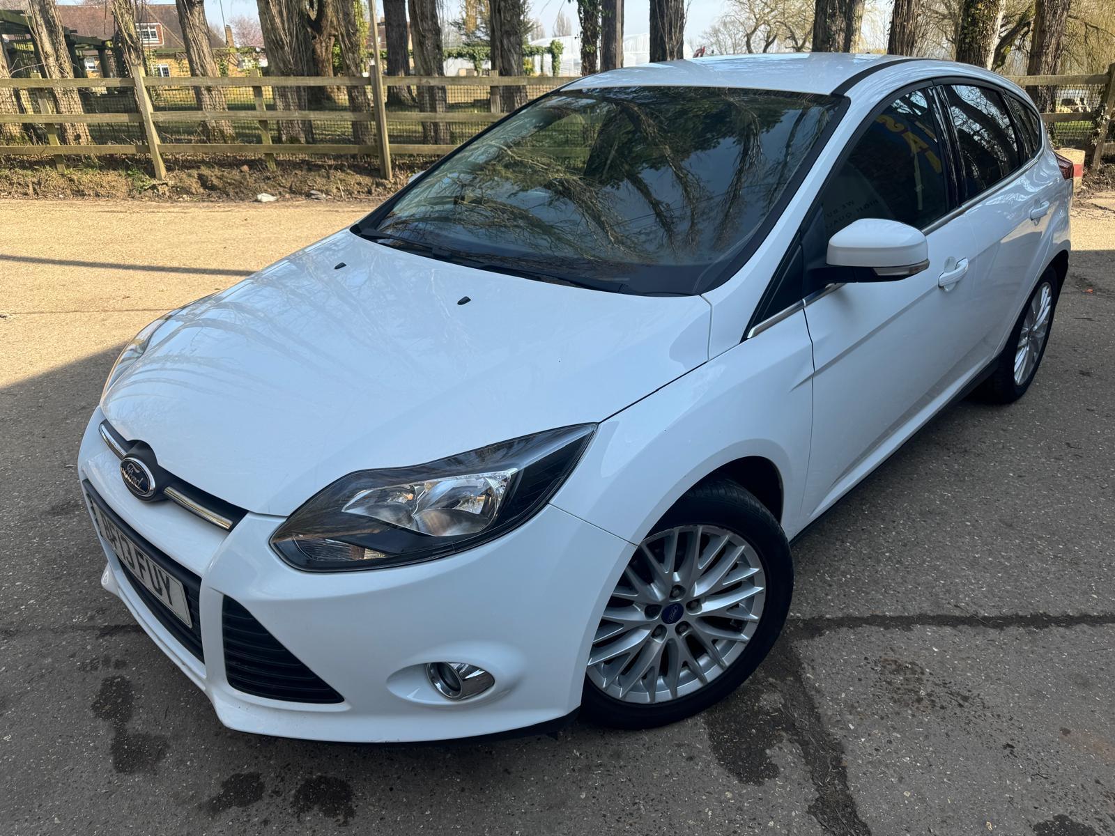 Ford Focus 1.6 Zetec Hatchback 5dr Petrol Manual Euro 5 (105 ps)