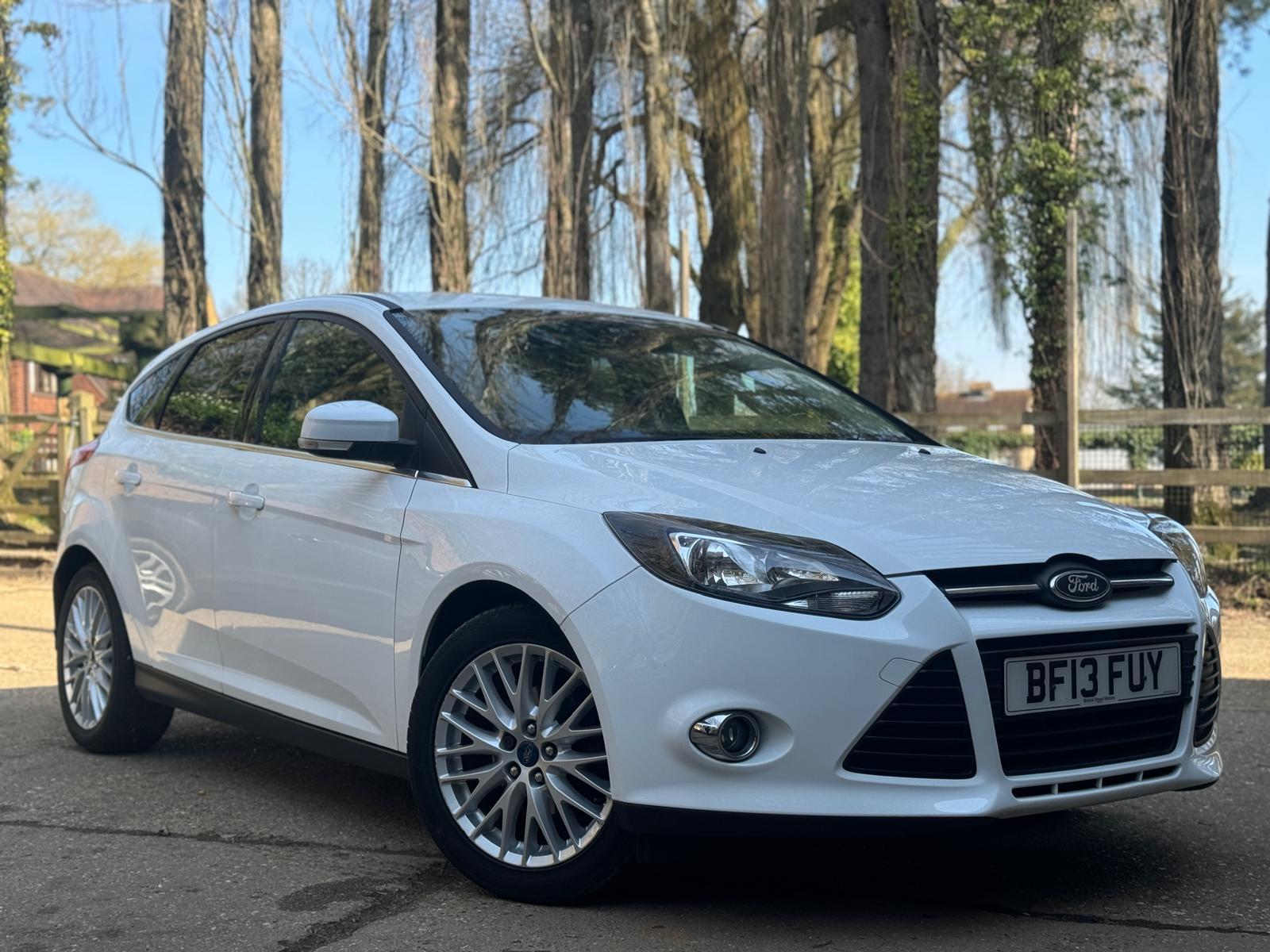 Ford Focus 1.6 Zetec Hatchback 5dr Petrol Manual Euro 5 (105 ps)