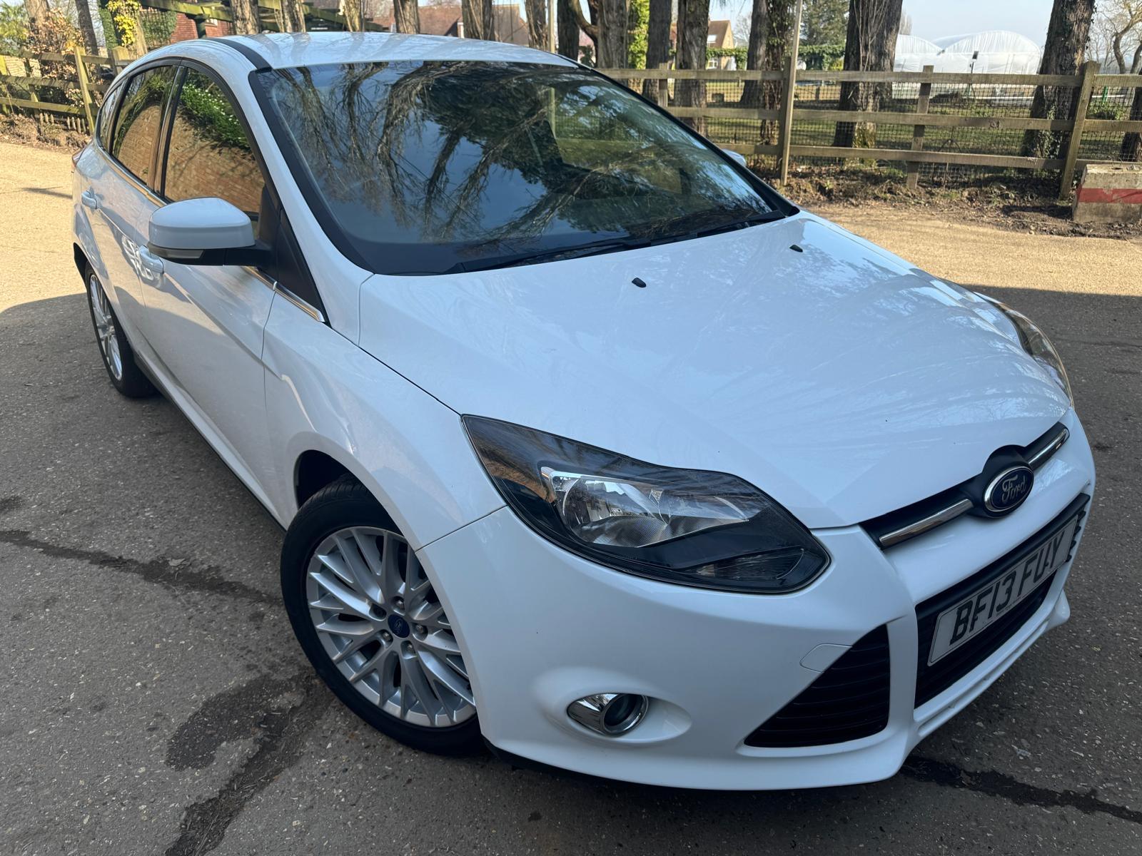 Ford Focus 1.6 Zetec Hatchback 5dr Petrol Manual Euro 5 (105 ps)