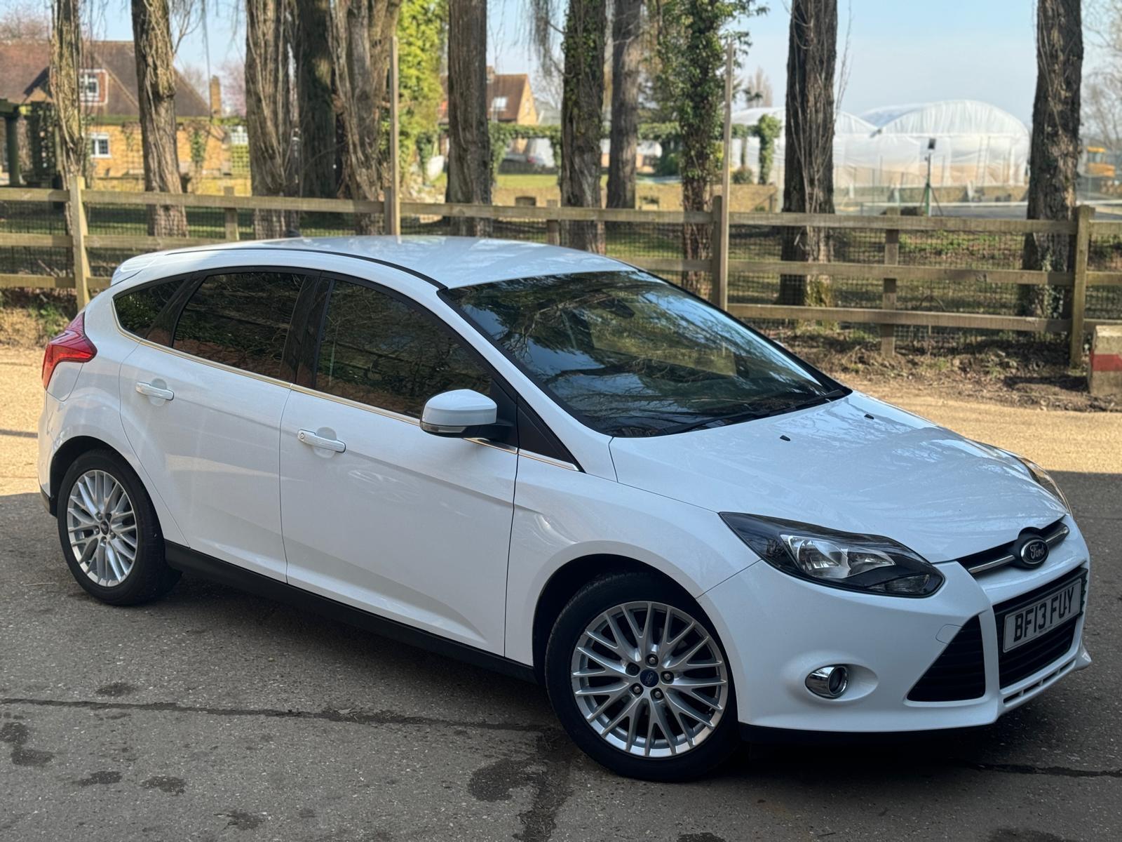 Ford Focus 1.6 Zetec Hatchback 5dr Petrol Manual Euro 5 (105 ps)