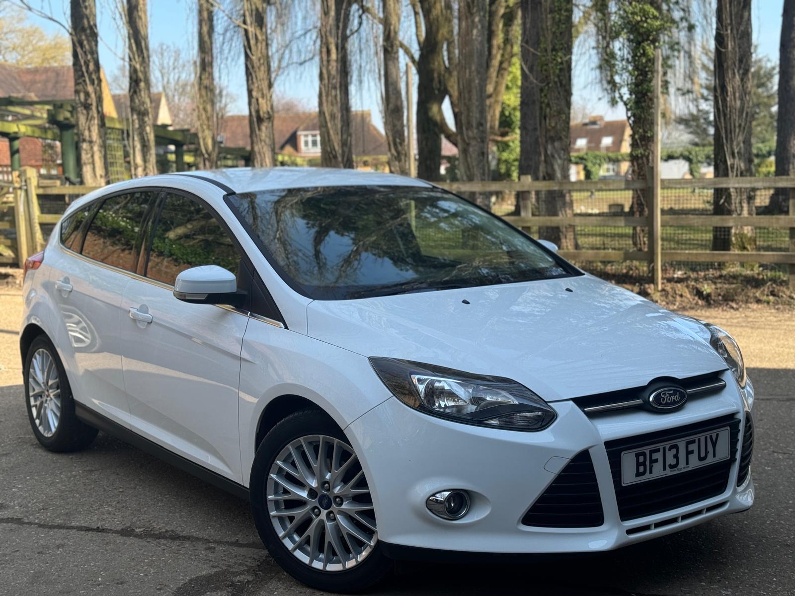 Ford Focus 1.6 Zetec Hatchback 5dr Petrol Manual Euro 5 (105 ps)