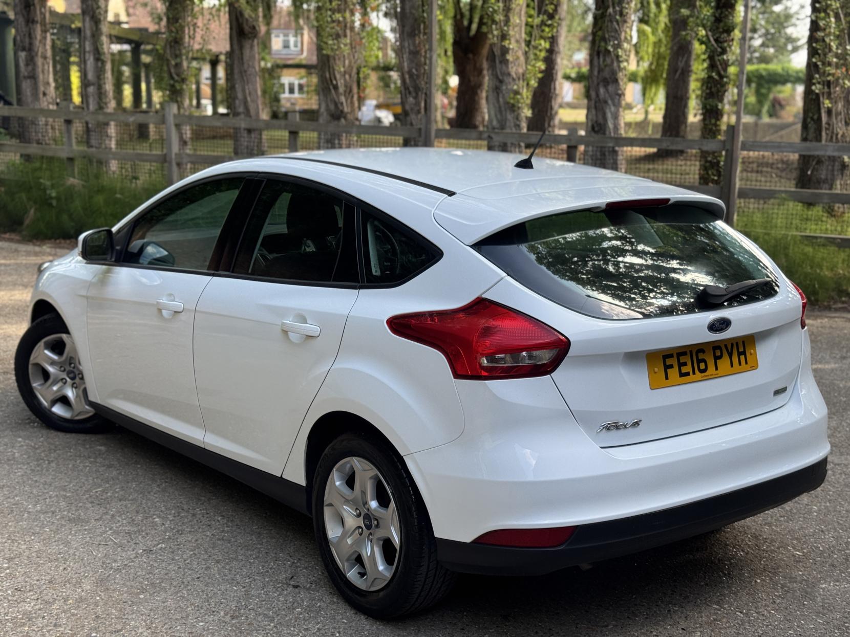 Ford Focus 1.0T EcoBoost 99g Style Hatchback 5dr Petrol Manual Euro 6 (s/s) (100 ps)