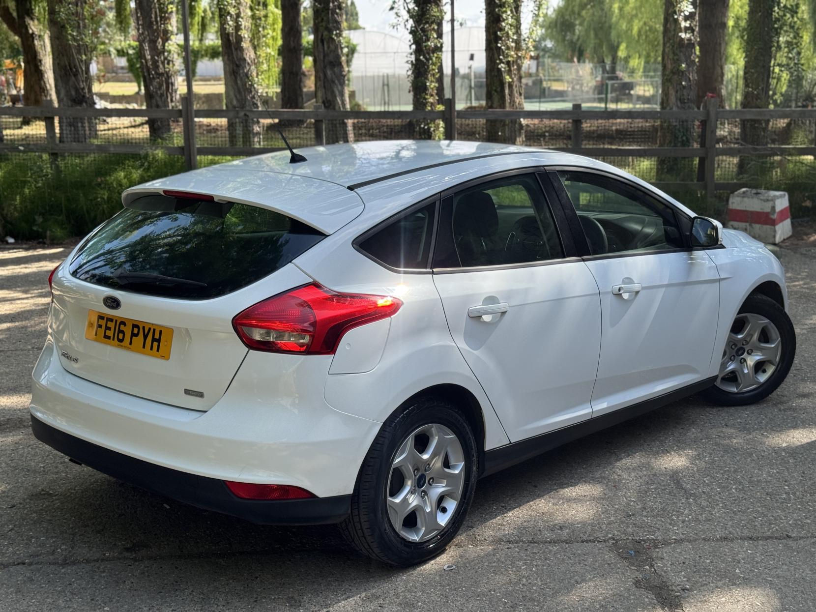 Ford Focus 1.0T EcoBoost 99g Style Hatchback 5dr Petrol Manual Euro 6 (s/s) (100 ps)