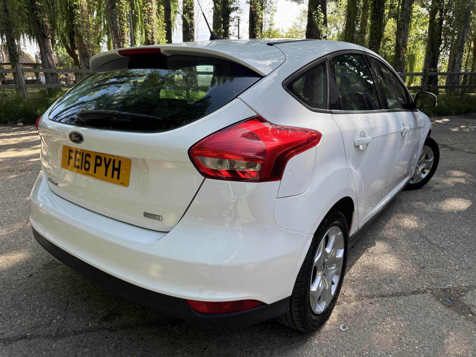 Ford Focus 1.0T EcoBoost 99g Style Hatchback 5dr Petrol Manual Euro 6 (s/s) (100 ps)