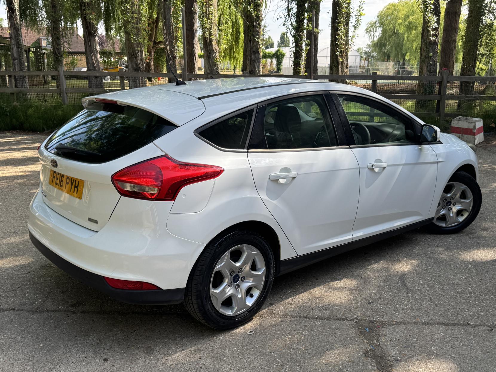 Ford Focus 1.0T EcoBoost 99g Style Hatchback 5dr Petrol Manual Euro 6 (s/s) (100 ps)