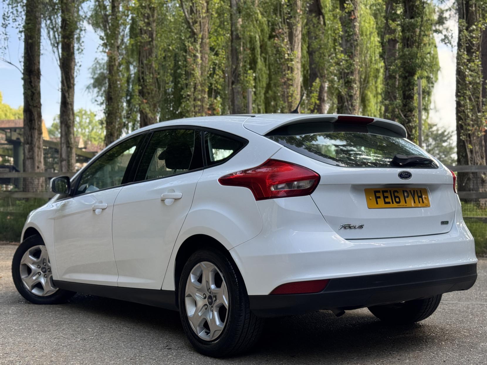 Ford Focus 1.0T EcoBoost 99g Style Hatchback 5dr Petrol Manual Euro 6 (s/s) (100 ps)